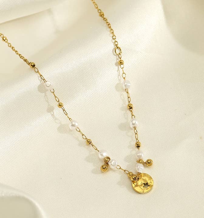 Gold mini pearl and disc necklace - 210172