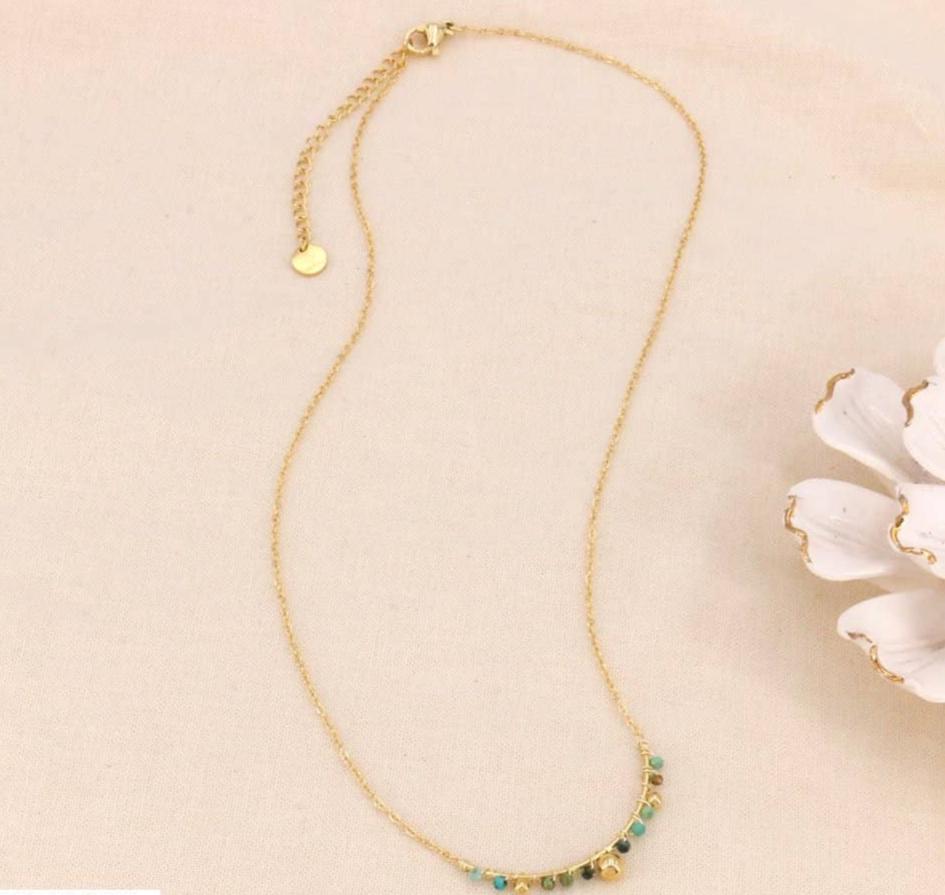 Gold necklace with mini green stones - 0124049