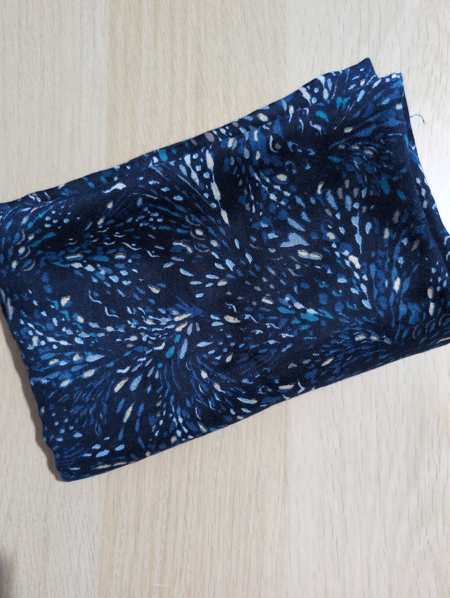 Blue sparkles scarf